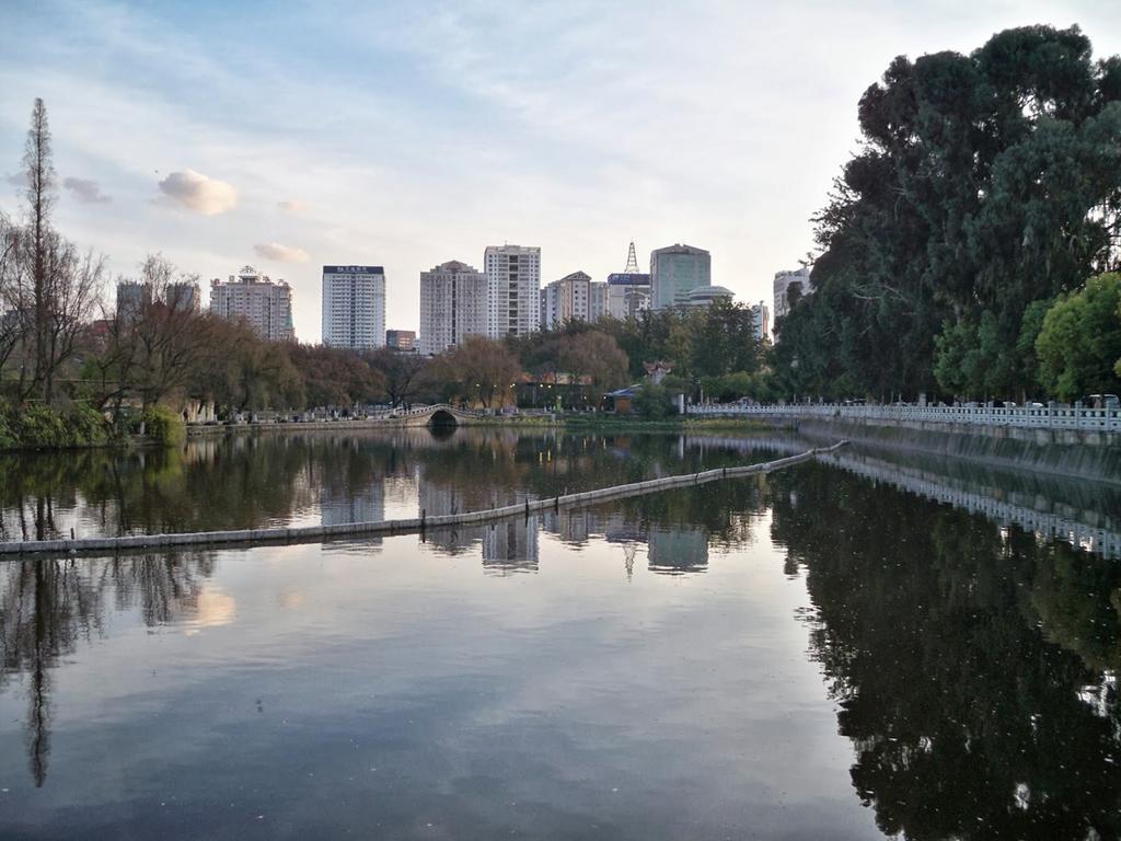 Dynasty International Hotel Kunming Exterior foto